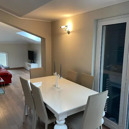 Casa Genesis شقة كيافاري